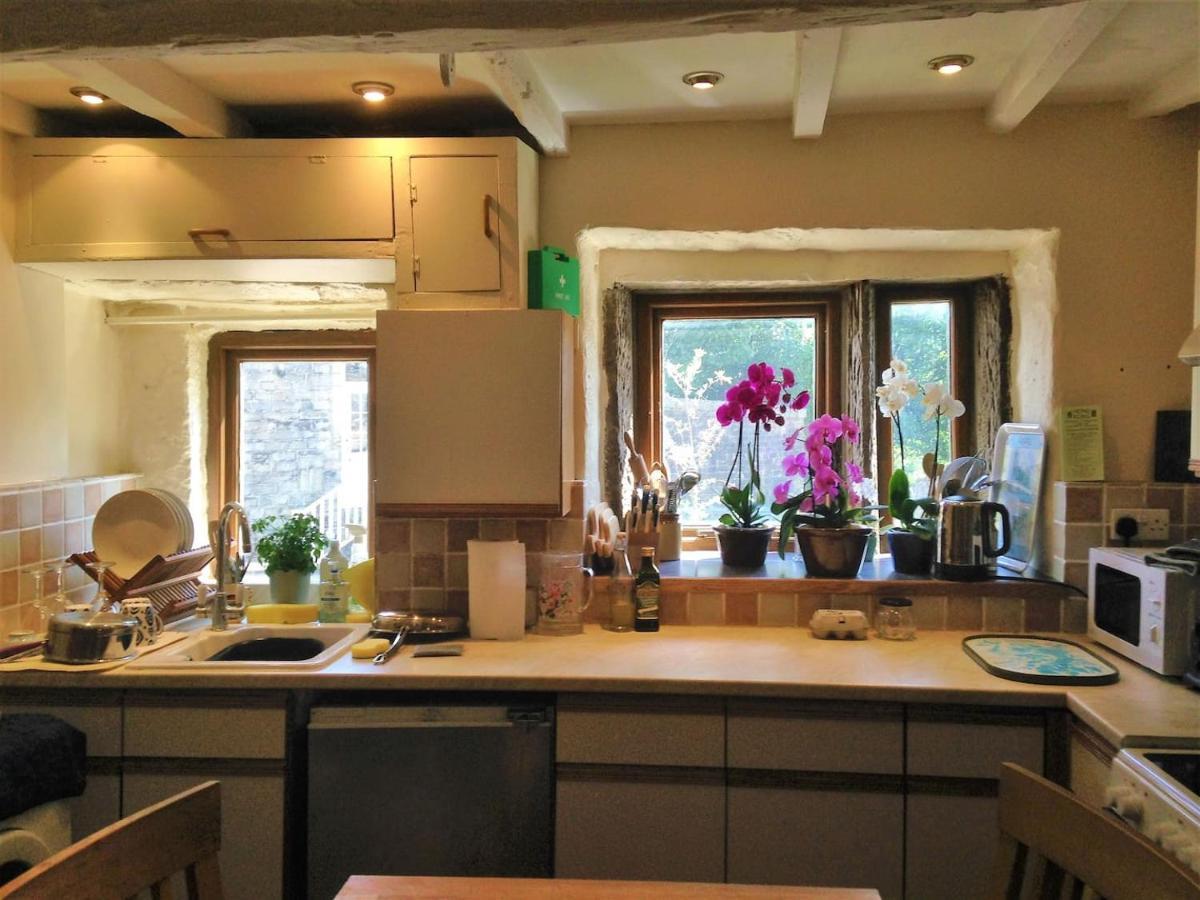 Bijou Cottage In Bronte Country With Wood-Burning Stove & Hot Tub Spa Haworth Exterior foto
